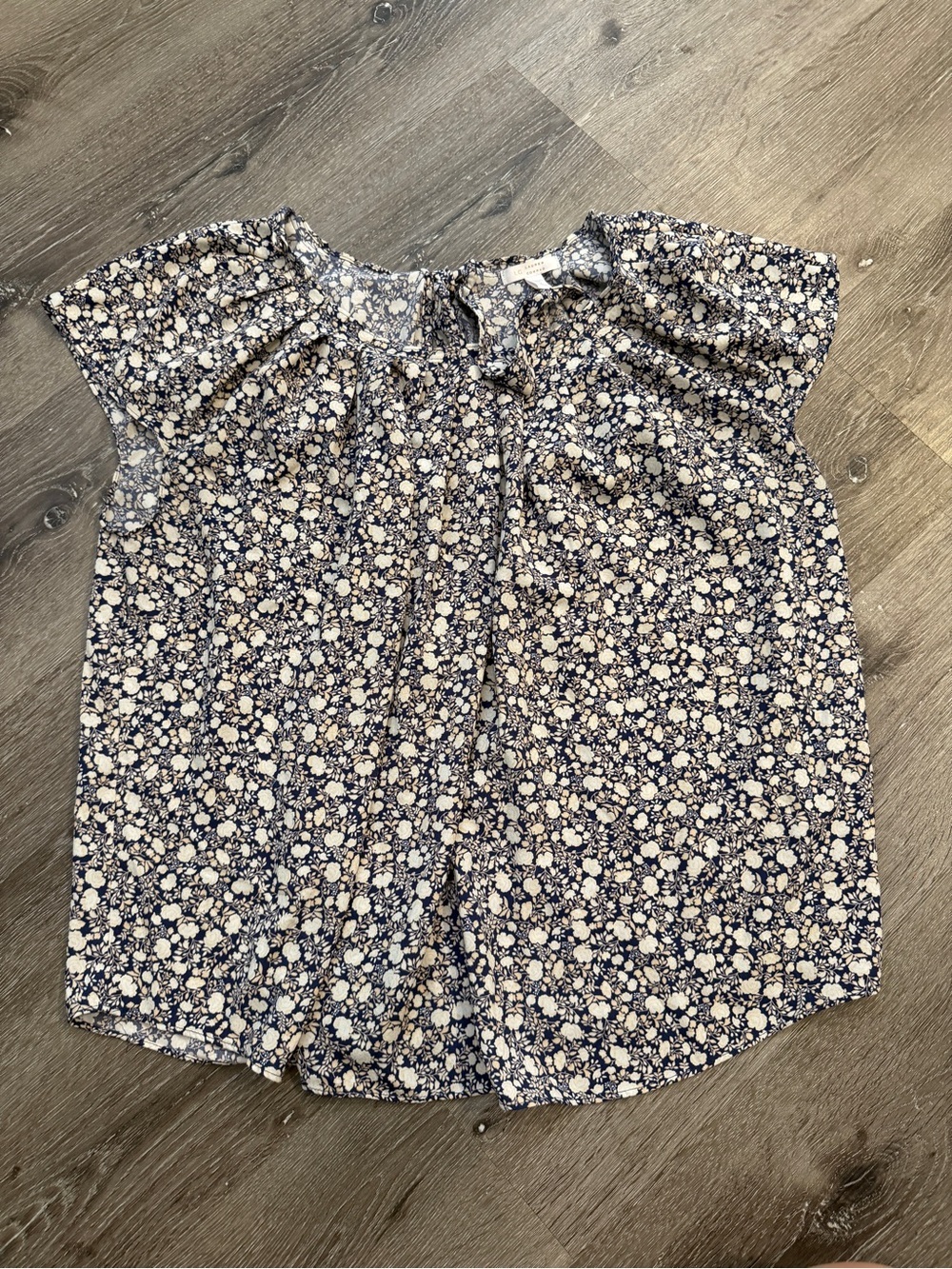 Lauren Conrad Women’s Navy Floral Short Sleeve Blouse